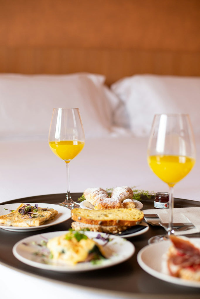 Hotel & Hospitality Packaging: In-Room Dining & Banquet Essentials